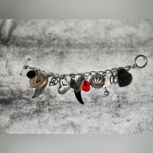 Charm‎ bracelet from Buckle